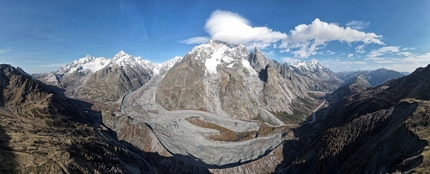 Val Veny, Monte Bianco - Il versante italiano del Monte Bianco: la Val Veny con i bacini Brouillard e Freney