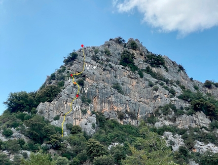 Due nuove vie di arrampicata trad a Surtana in Sardegna