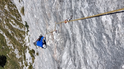 Cima Cee, Val di Tovel, Brenta Dolomites, Luca Giupponi, Rolando Larcher - Recessione Globale on Cima Cee in the Brenta Dolomites: Luca Giupponi redpointing pitch 7