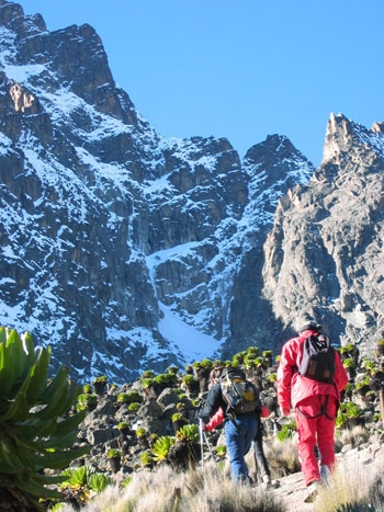 Mount Kenya, trekking e alpinismo in Africa - verso l'Hausberg Col