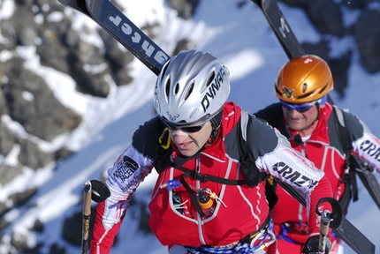 XIII Tour du Rutor: sci alpinismo da grande corsa - 9/04/2007 Arvier, Val d’Aosta: il podio del XIII Tour du Rutor va agli atleti dell’esercito della Scuola Militare Alpina che confermano la loro grande tradizione nella classica gara dello sci alpinismo valdostano.