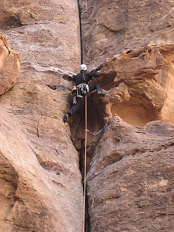 Arrampicare nel Wadi Rum - Al confine tra la Giordania e l' Arabia Saudita, il deserto del Wadi Rum, per vivere l'arrampicata da mille e una notte...