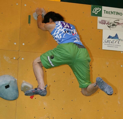 Bouldering World Cup 2007, Fiera di Primiero won by Sharafutdinov and Gros - The 6th stage of the Bouldering World Cup 2007 took place in Fiera di Primiero (Italy) last weekend and was won by Dmitry Sharafutdinov from Russia and Natalija Gros from Slovenia.