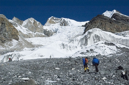 Jannu: cresta ovest per Babanov e Kofanov - Il 21/10/2007 Valeri Babanov e Sergey Kofanov sono riusciti in un'impresa da sogno: salire la inviolata cresta ovest dello Jannu (7710m), Nepal, in puro stile alpino.
