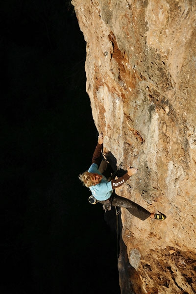 Madagascar rock climbing paradise! - In October and November 2007 Albert Leichtfried traveled to Madagscar and discovered the island climbing paradise. In addition he added a further five routes in his new sector Honeymoon.