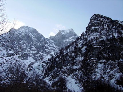 Val d’Aosta, Francia e Svizzera - condizioni cascate di ghiaccio - 24/12/2007 le cascate formate a Cogne, Frassineres, Val D’Avers, Pontresina, Albina, Val Bondasca
