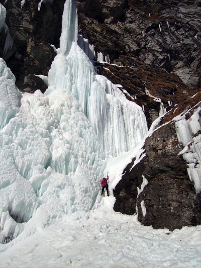 Val d’Aosta, Francia e Svizzera - condizioni cascate di ghiaccio - 24/12/2007 le cascate formate a Cogne, Frassineres, Val D’Avers, Pontresina, Albina, Val Bondasca
