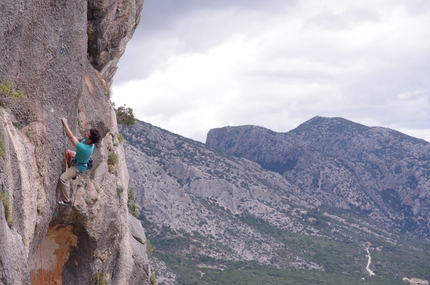 Tornanti, Cala Gonone, Sardegna, Filippo Manca - Filippo Manca in arrampicata a I Tornanti, Cala Gonone, Sardegna