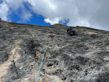 Al Monte la Banca (Marmolada, Dolomiti) Maurizio Giordani e Nancy Paoletto aprono 'Bike, Trek & Climb'