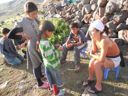 Monte Ararat - Francesca con i bambini kurdi