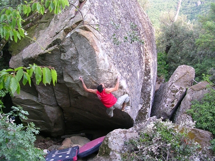 Pietra del Toro - bouldering in Southern Italy