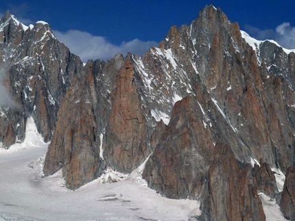 Stelle e Tempeste Petit Clocher du Tacul - satelliti Mont Blanc du Tacul - Stelle e Tempeste: I satelliti del Monte Bianco (ph Giorda - Oviglia)