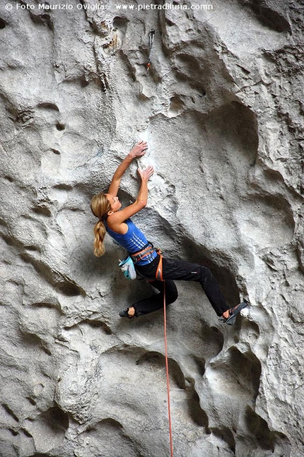Rock Petzl Trip - Gétû, China - Sasha DiGiulian climbing an 8b+