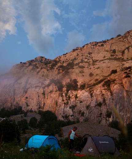 Le Lisce d'Arpe Monte Alpi - Le Lisce d'Arpe: Bivacco alla base della parete nel secondo tentativo del giugno 2012