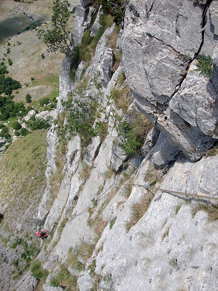 Le Lisce d'Arpe Monte Alpi - Le Lisce d'Arpe: Decimo tiro sul Torrione sopra la grande placconata