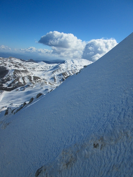 The thin ice Monte Miletto, North presummit - The thin ice