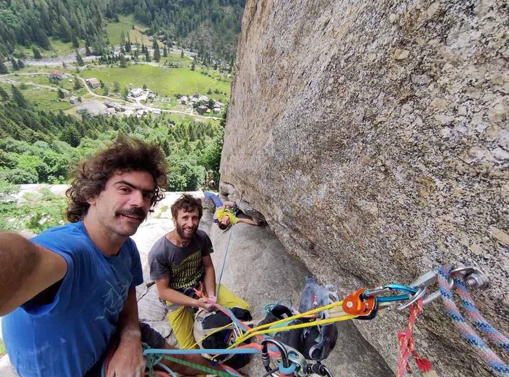 La gallina dalle ovaie d'oro Dimore degli Dei - Val di Mello