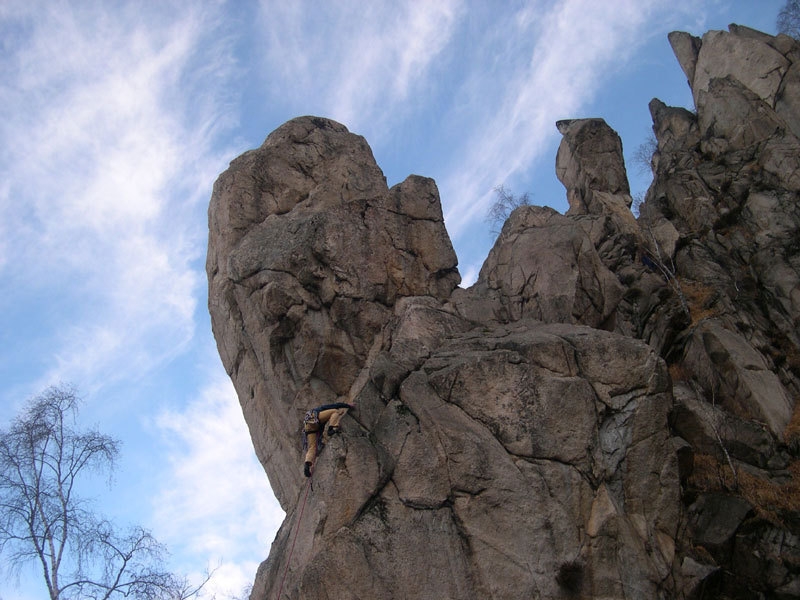 Arrampicare, camminare, conoscere il Mottarone