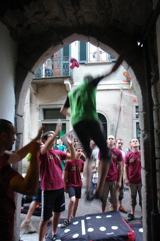 Omegna Street Boulder 2011