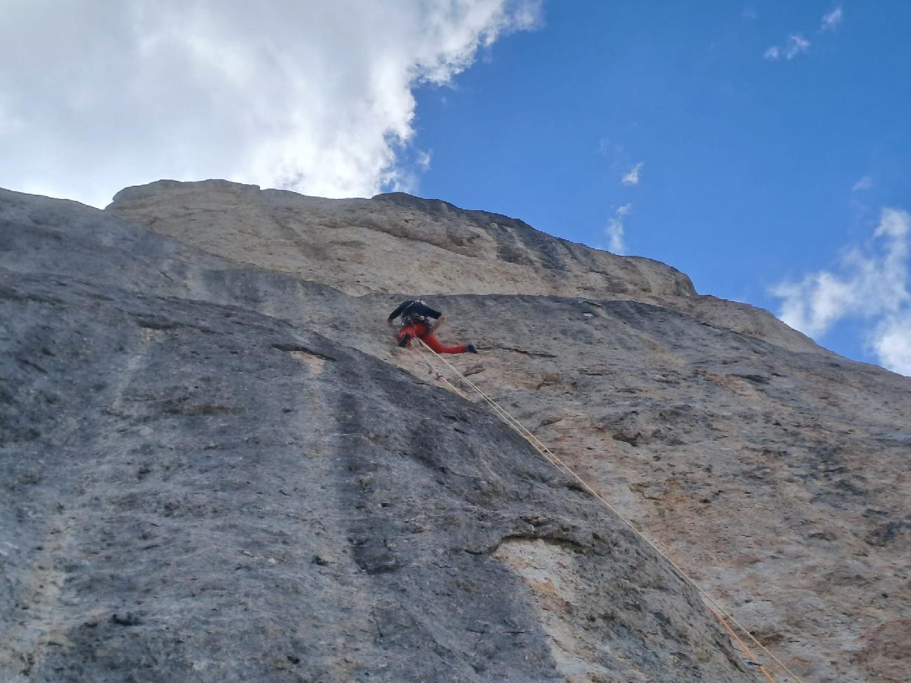 Torre della Vallaccia, Sasso delle Undici, Dolomites, Luca Caldini, Luca Cornella