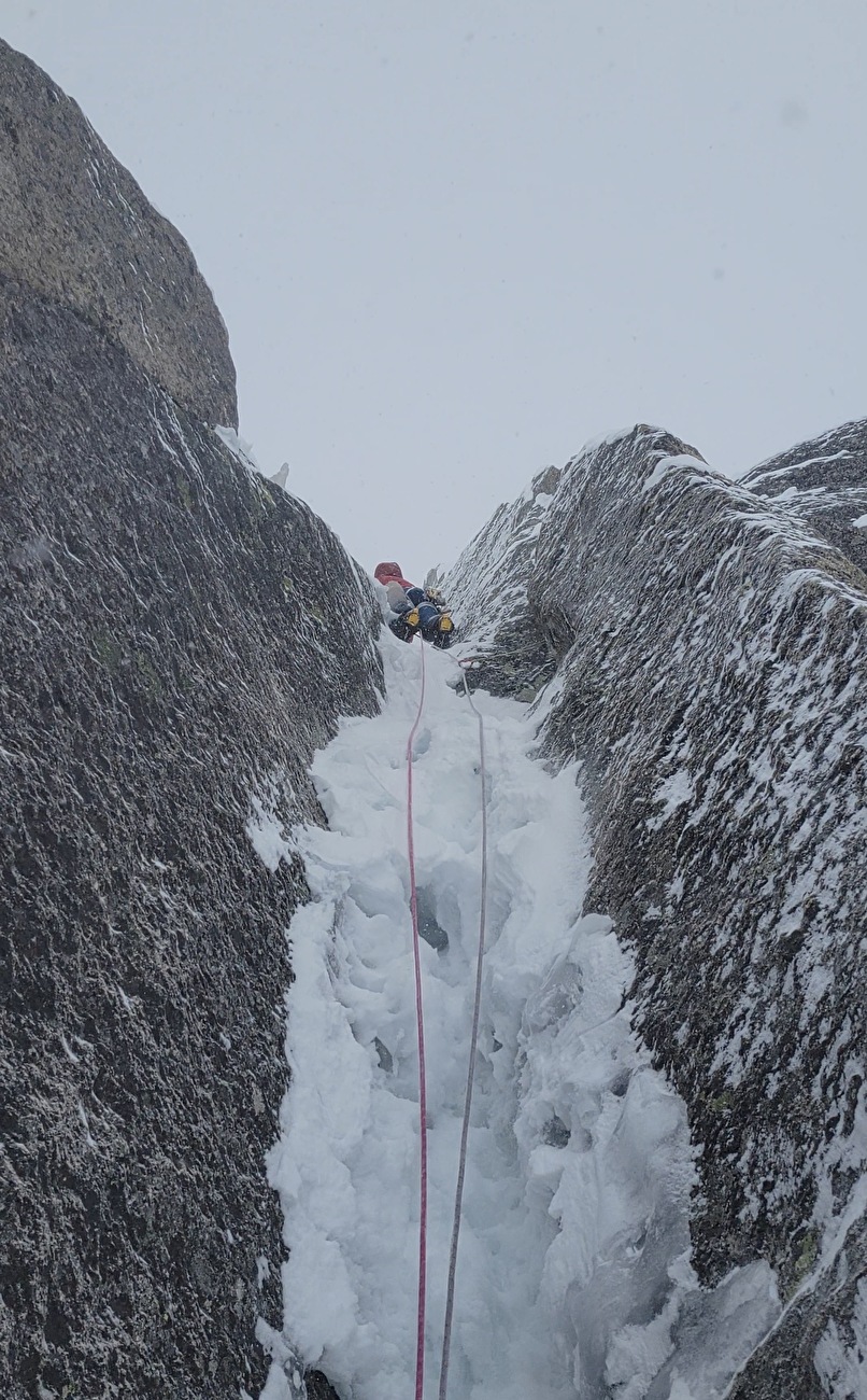 Capucin du Requin, Envers des Aiguilles, Mont Blanc, Valérie Dupont, Oliver Gajewski, Santiago Padrós