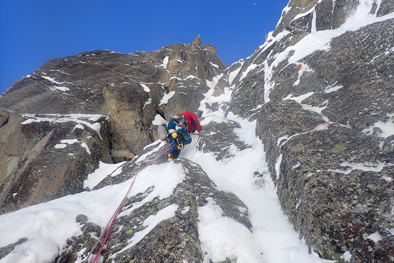 Capucin du Requin, Envers des Aiguilles, Mont Blanc, Valérie Dupont, Oliver Gajewski, Santiago Padrós
