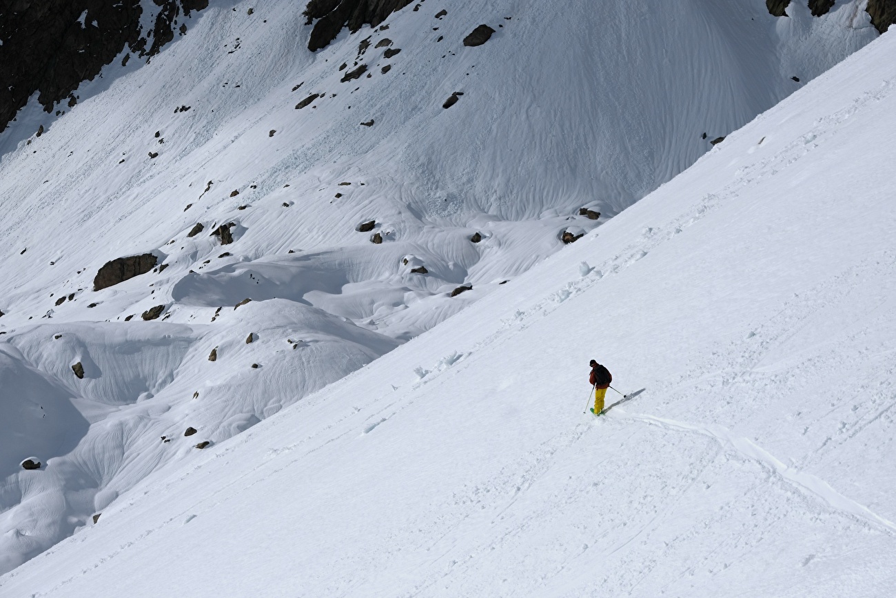 Ski mountaineering traverse across the Maritime Alps from Cuneo to Nizza