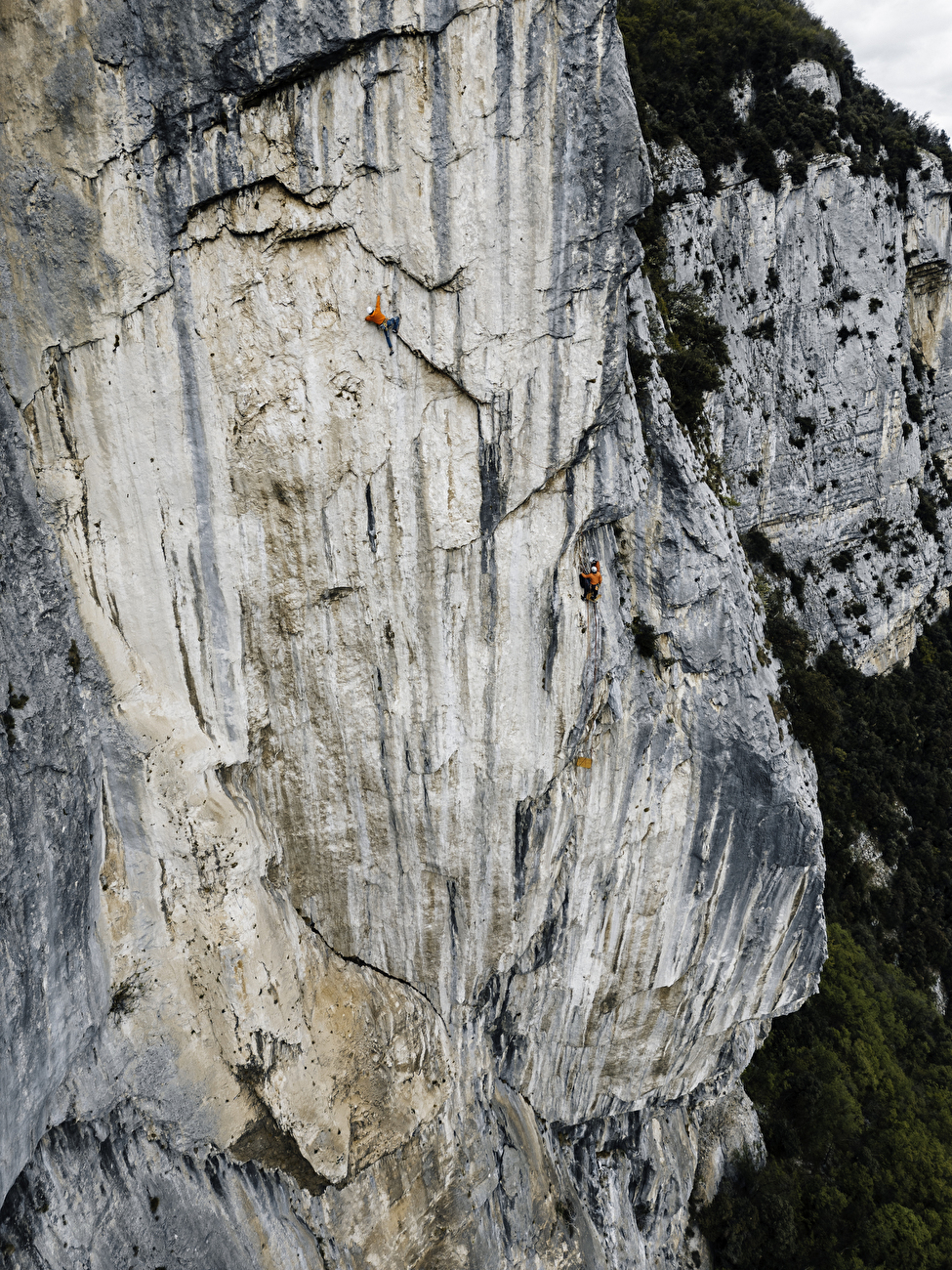 Sull’orlo di un duplice abisso, Monte Cimo, Brentino, Val d'Adige