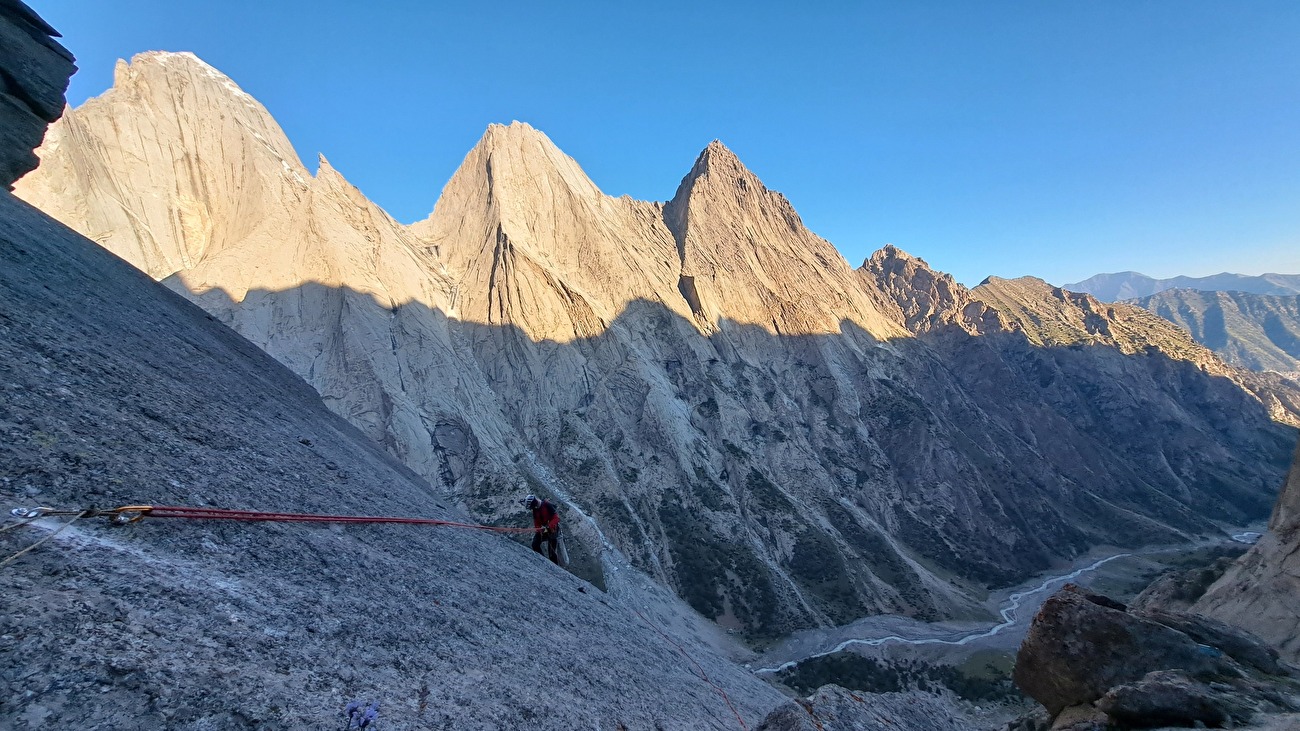 Pamir Pyramid, Karavshin valley, Ak-su, Pamir Alai, Kirghizistan, Papa Ionut, Alex Manoliu