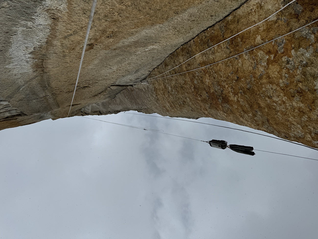 Grand Diedre Desplomando, Trango Tower