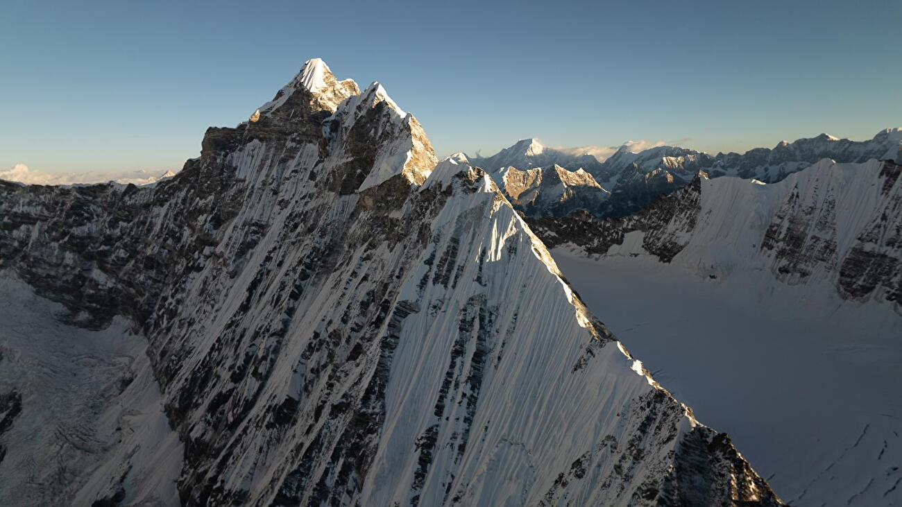 Langtang Nepal, Roger Bovard, François Cazzanelli, Emrik Favre, Jerome Perruquet, Francesco Ratti, Stefano Stradelli, Giuseppe Vidoni