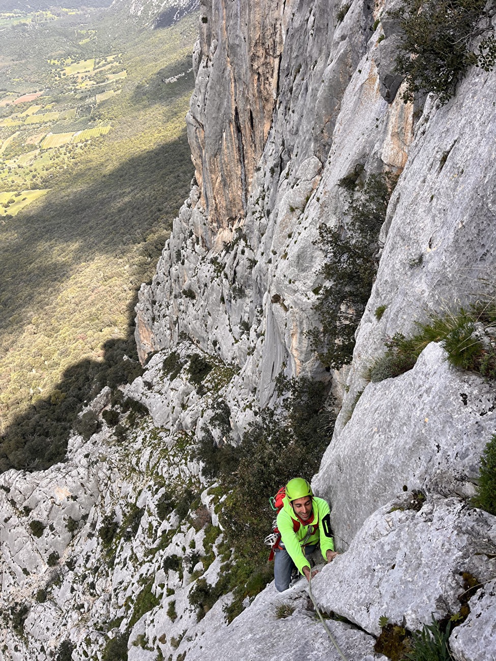 Punta Cusidore Sardegna, Nasim Eshqi, Sina Heidari