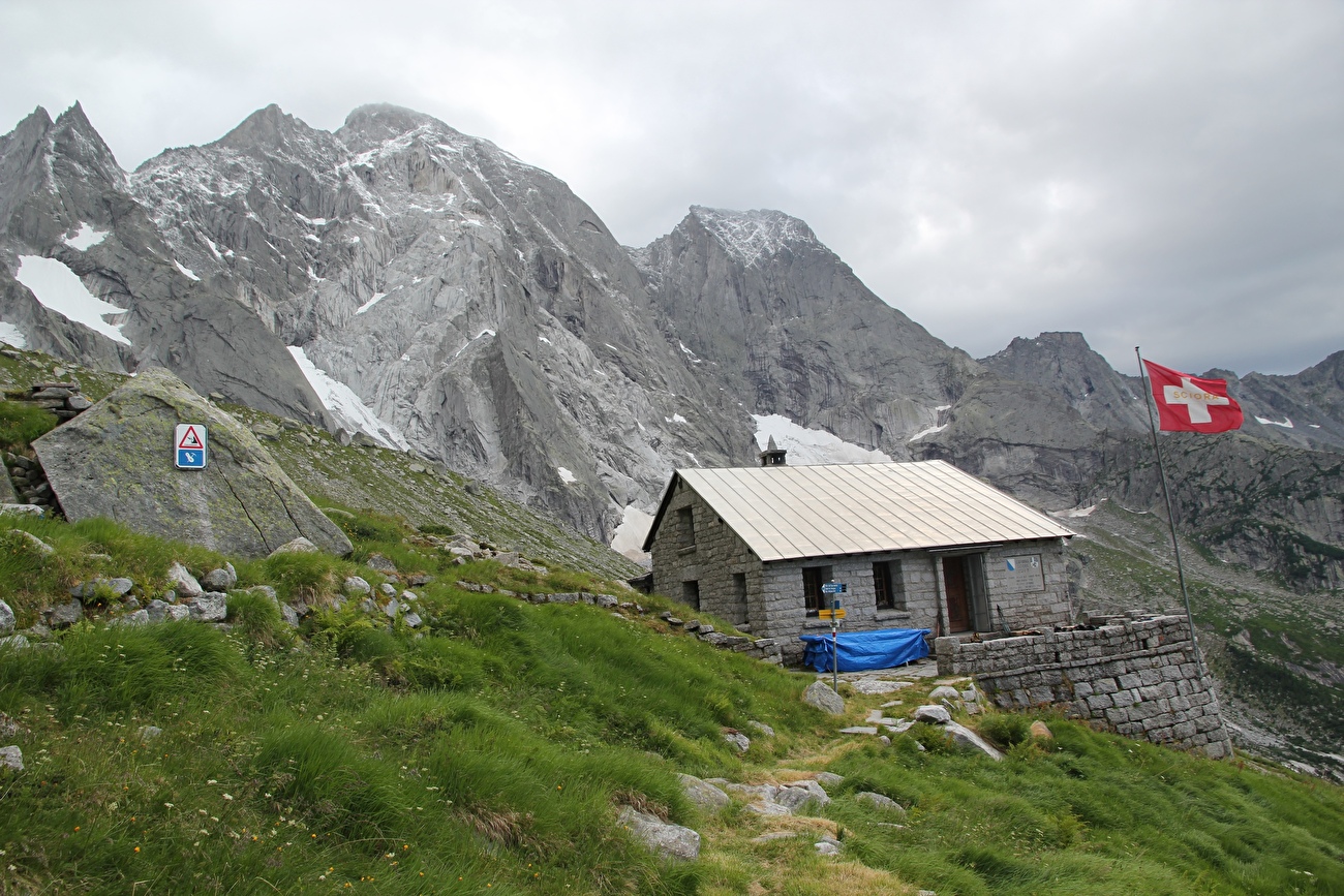 Capanna di Sciora, Val Bondasca