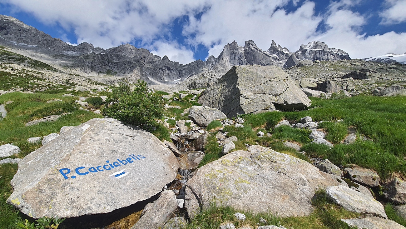Capanna Sciora, Val Bondasca