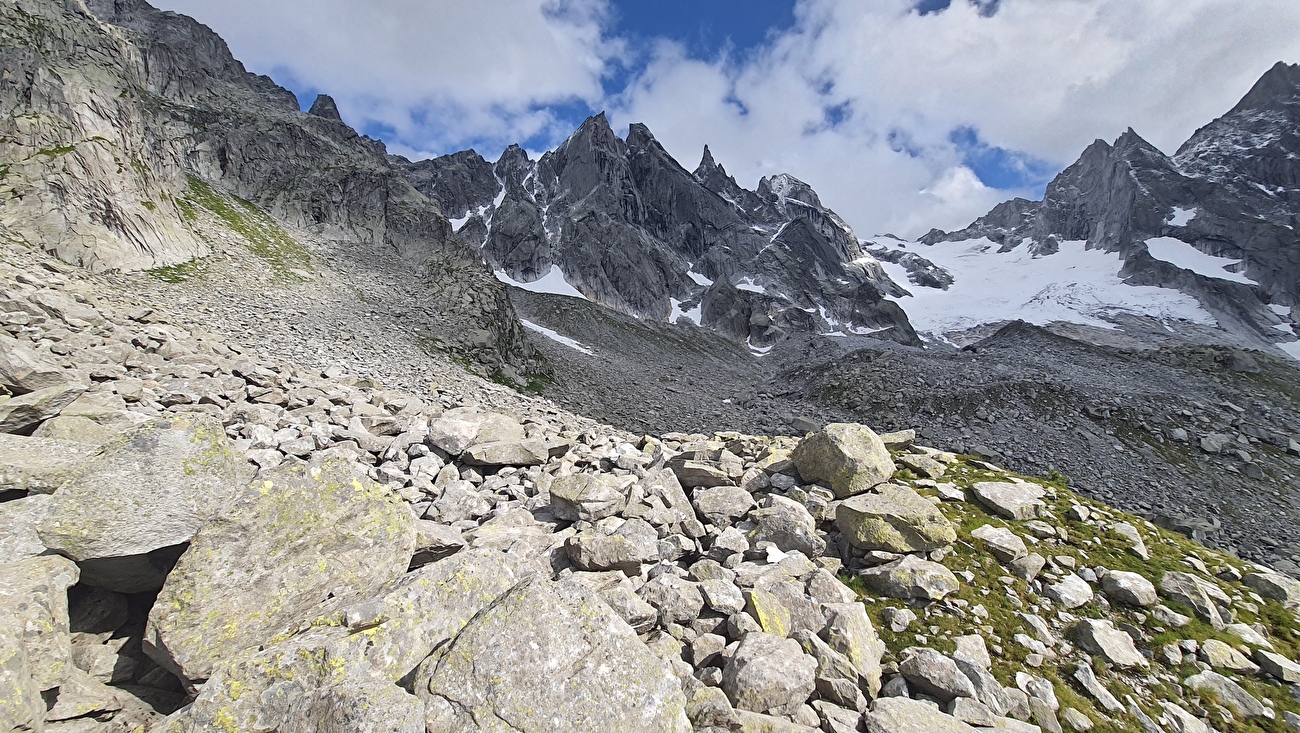 Capanna di Sciora, Val Bondasca