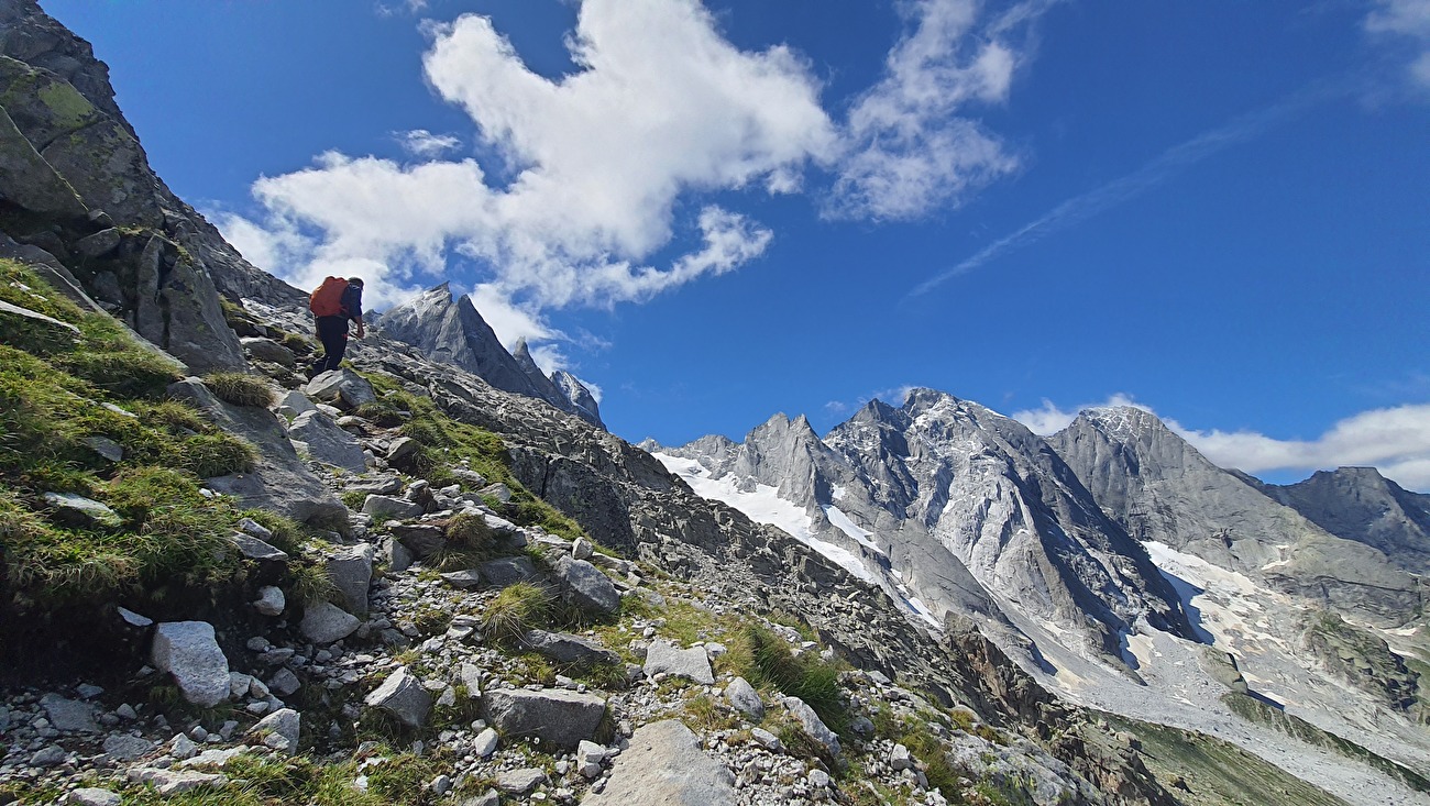 Capanna di Sciora, Val Bondasca