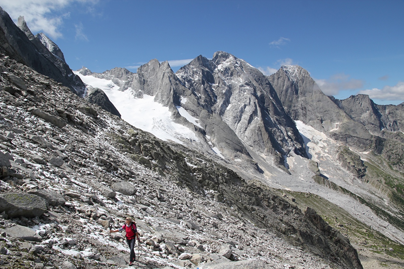 Capanna di Sciora, Val Bondasca