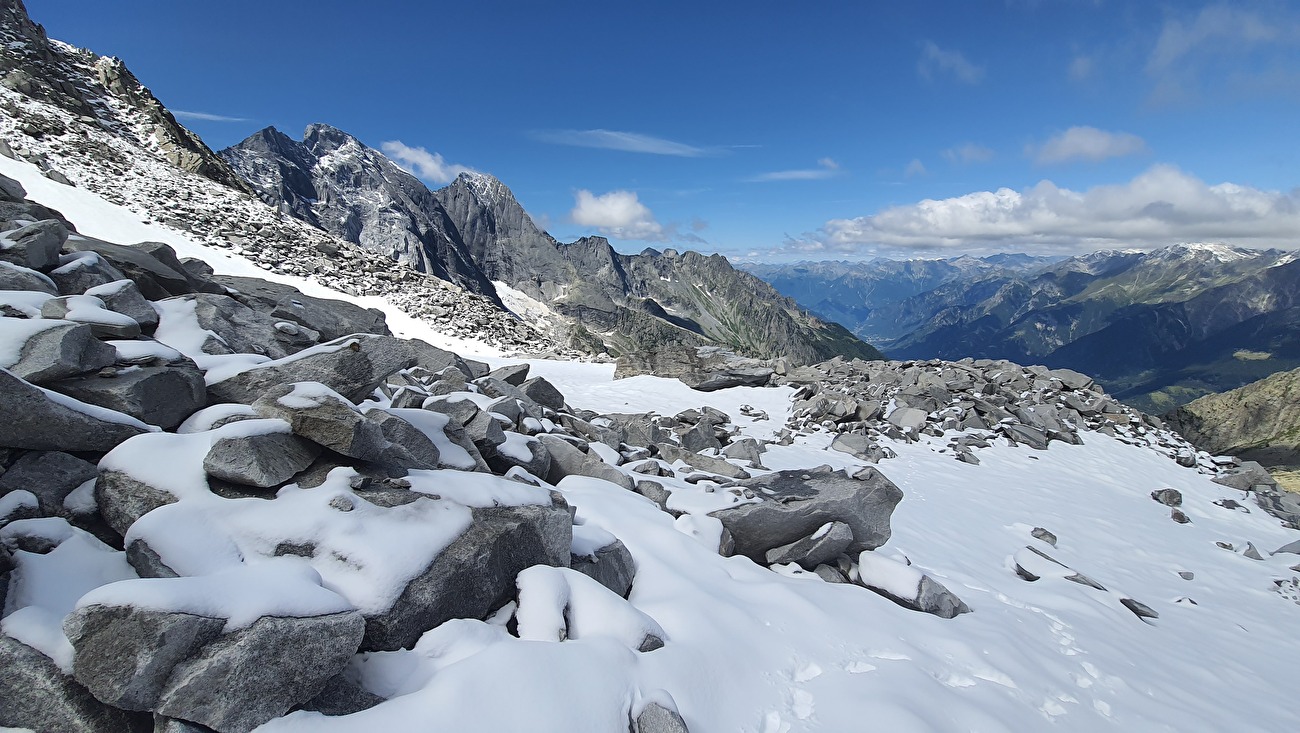 Capanna di Sciora, Val Bondasca