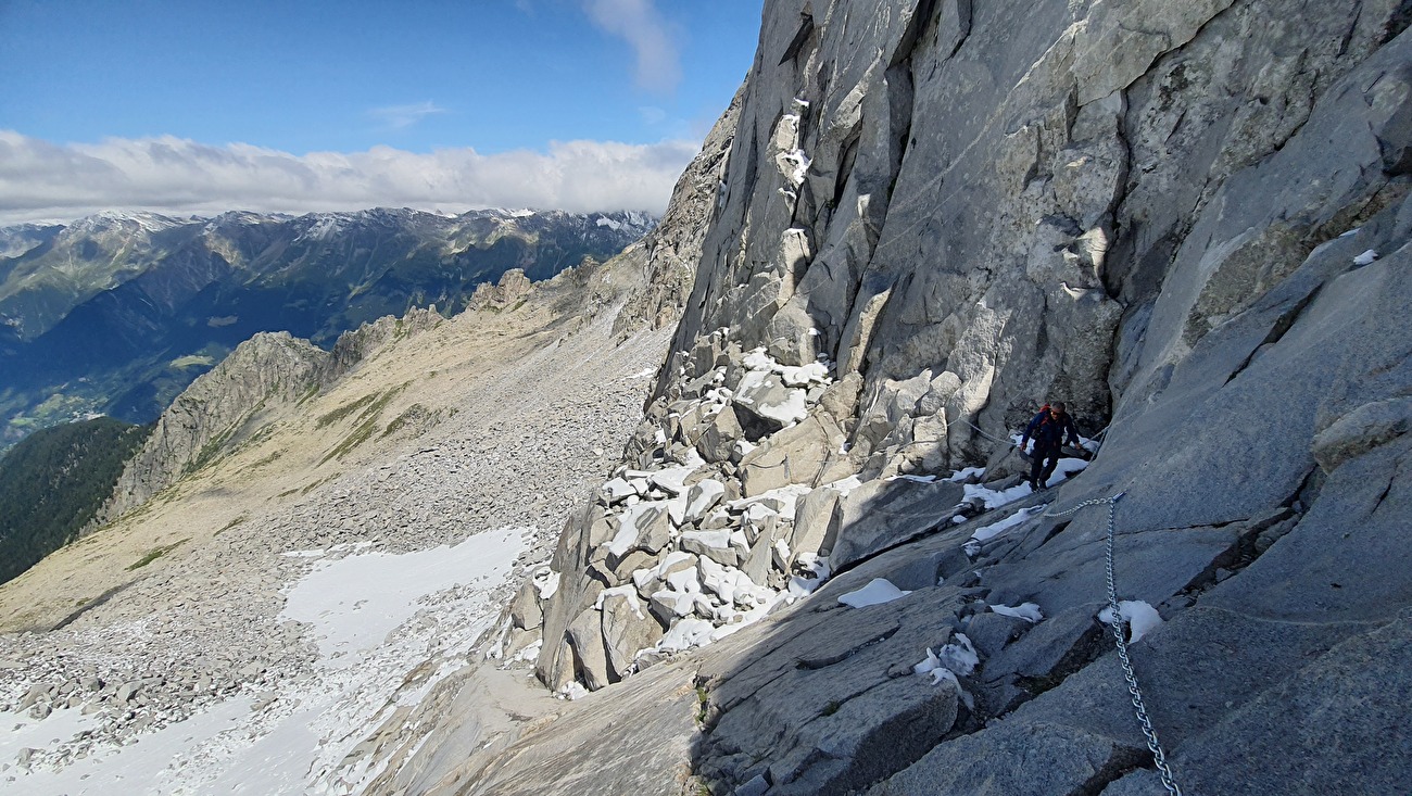 Capanna Sciora, Val Bondasca