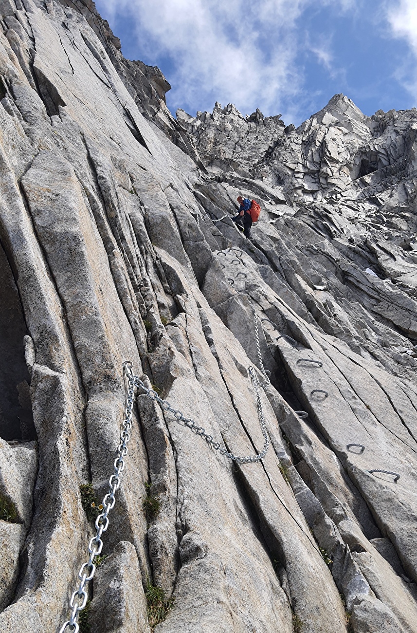 Capanna di Sciora, Val Bondasca