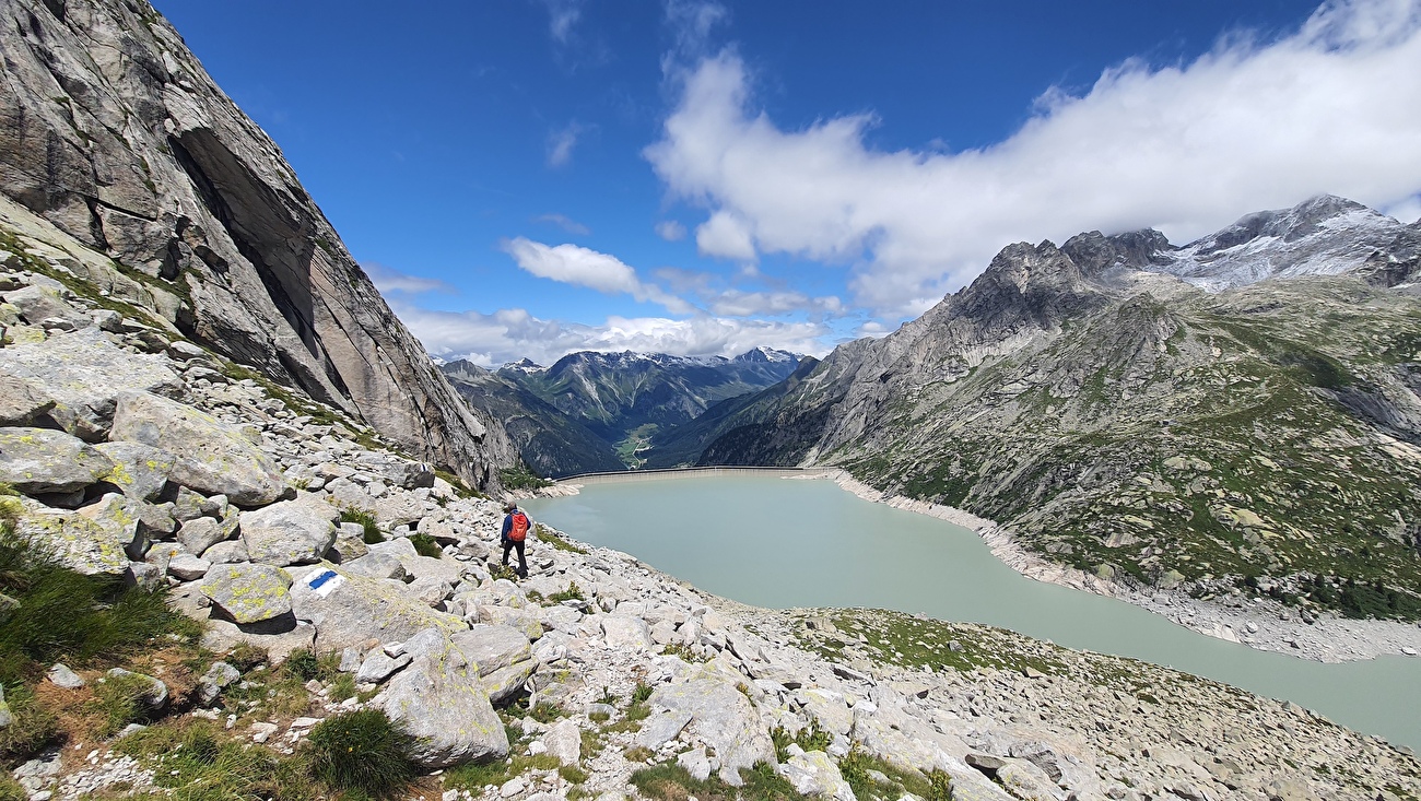 Capanna di Sciora, Val Bondasca