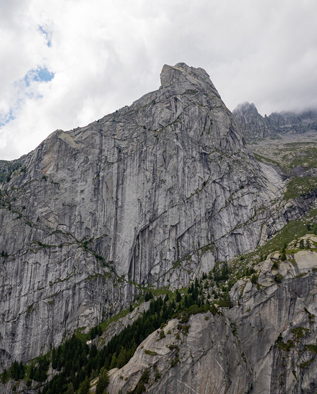 Joy Division Qualido, Val di Mello, Jonas Schild, Thomas Schmid