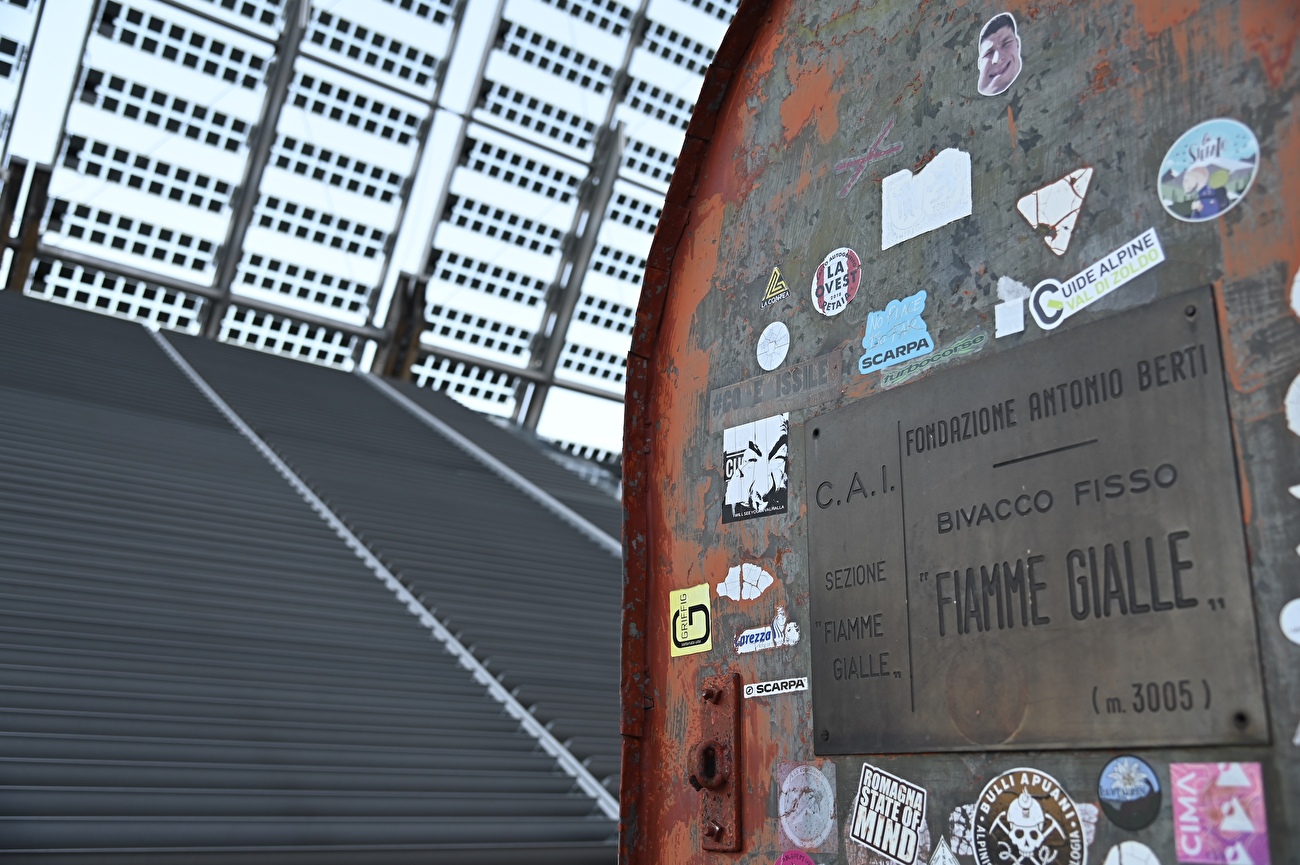 Bivacco Fiamme Gialle di Cimon della Pala, Pale di San Martino