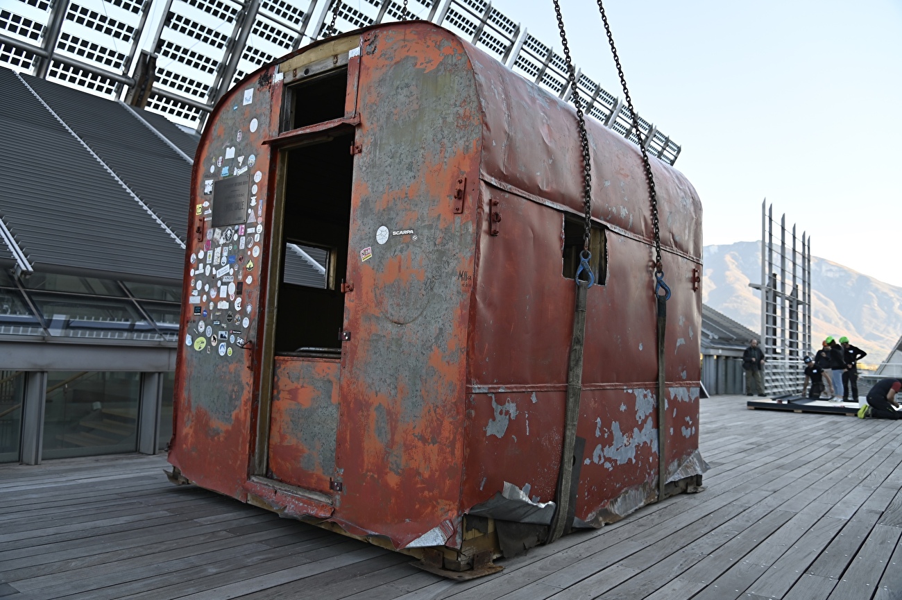 Bivacco Fiamme Gialle di Cimon della Pala, Pale di San Martino