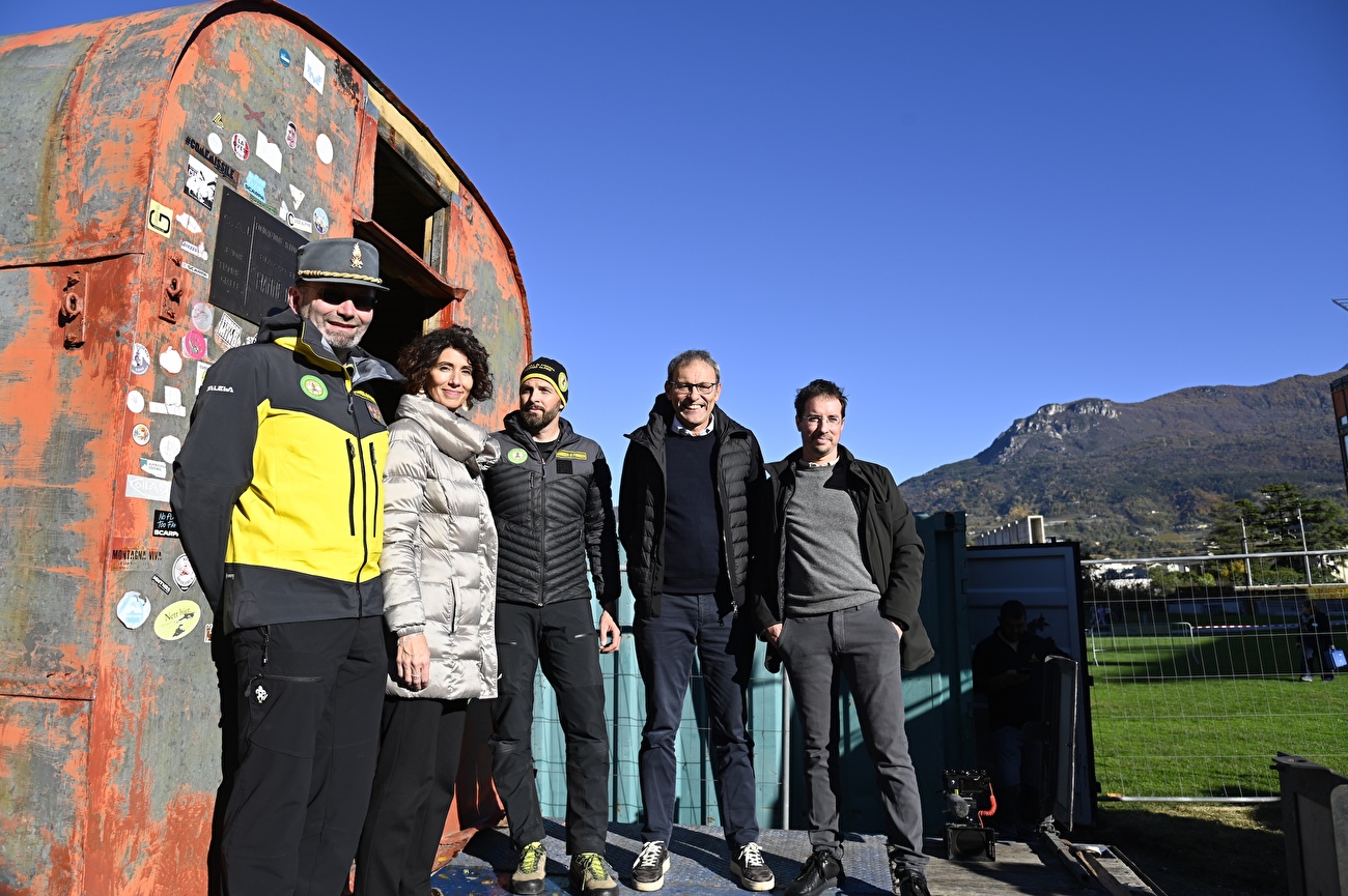 Bivacco Fiamme Gialle di Cimon della Pala, Pale di San Martino
