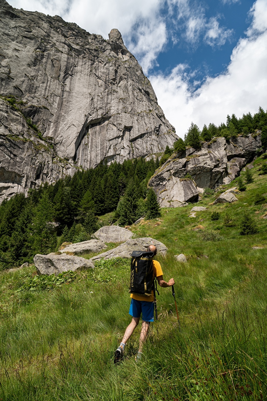 Mongolfiera, Val di Mello, Alpi della Bernina, Masino - Bergaglia, Alessandro Leoni, Simone Pedeferri