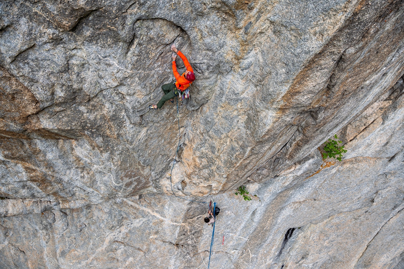 Mongolfiera, Val di Mello, Alpi della Bernina, Masino - Bergaglia, Alessandro Leoni, Simone Pedeferri