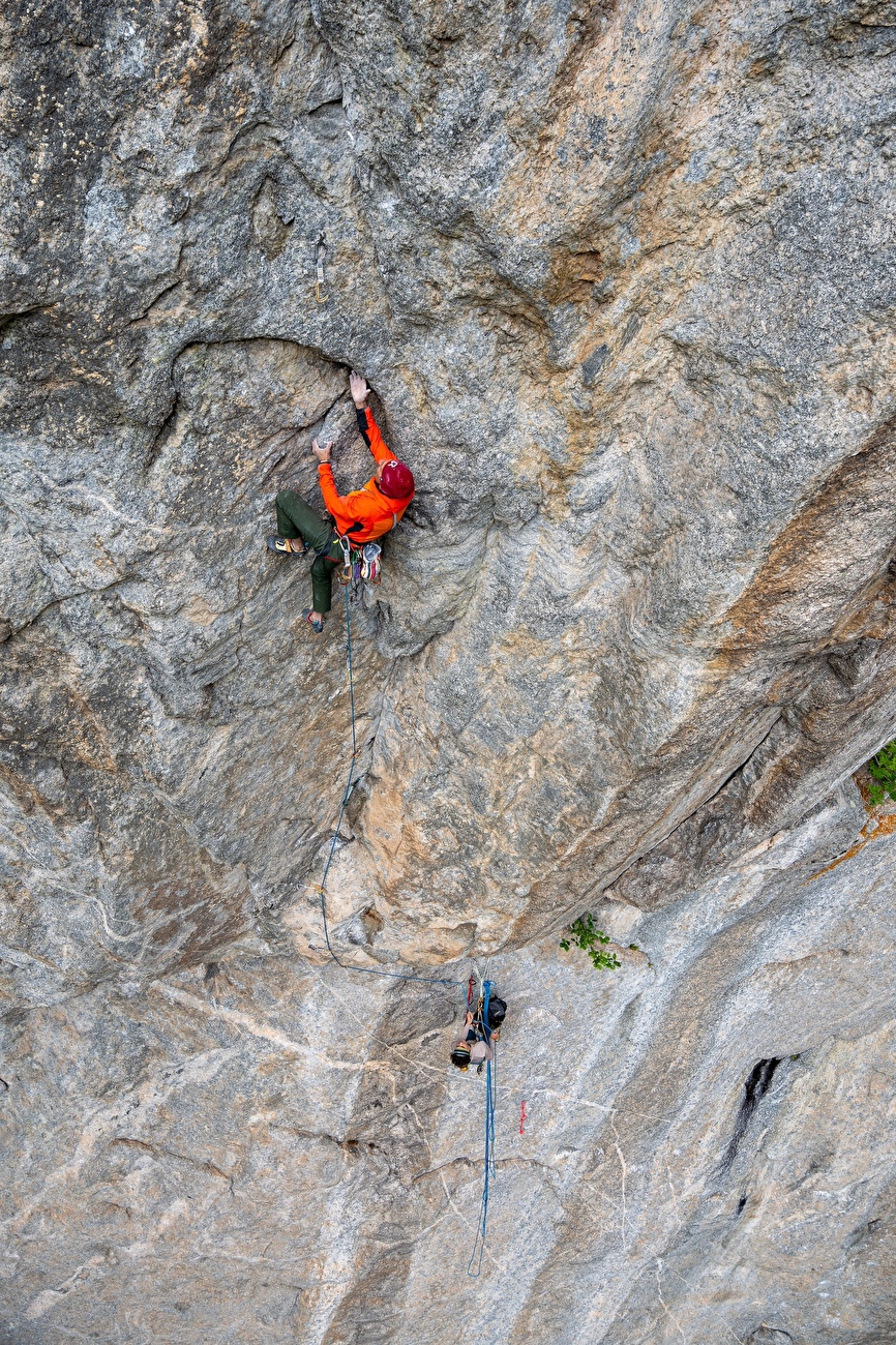 Mongolfiera, Val di Mello, Alpi della Bernina, Masino - Bergaglia, Alessandro Leoni, Simone Pedeferri