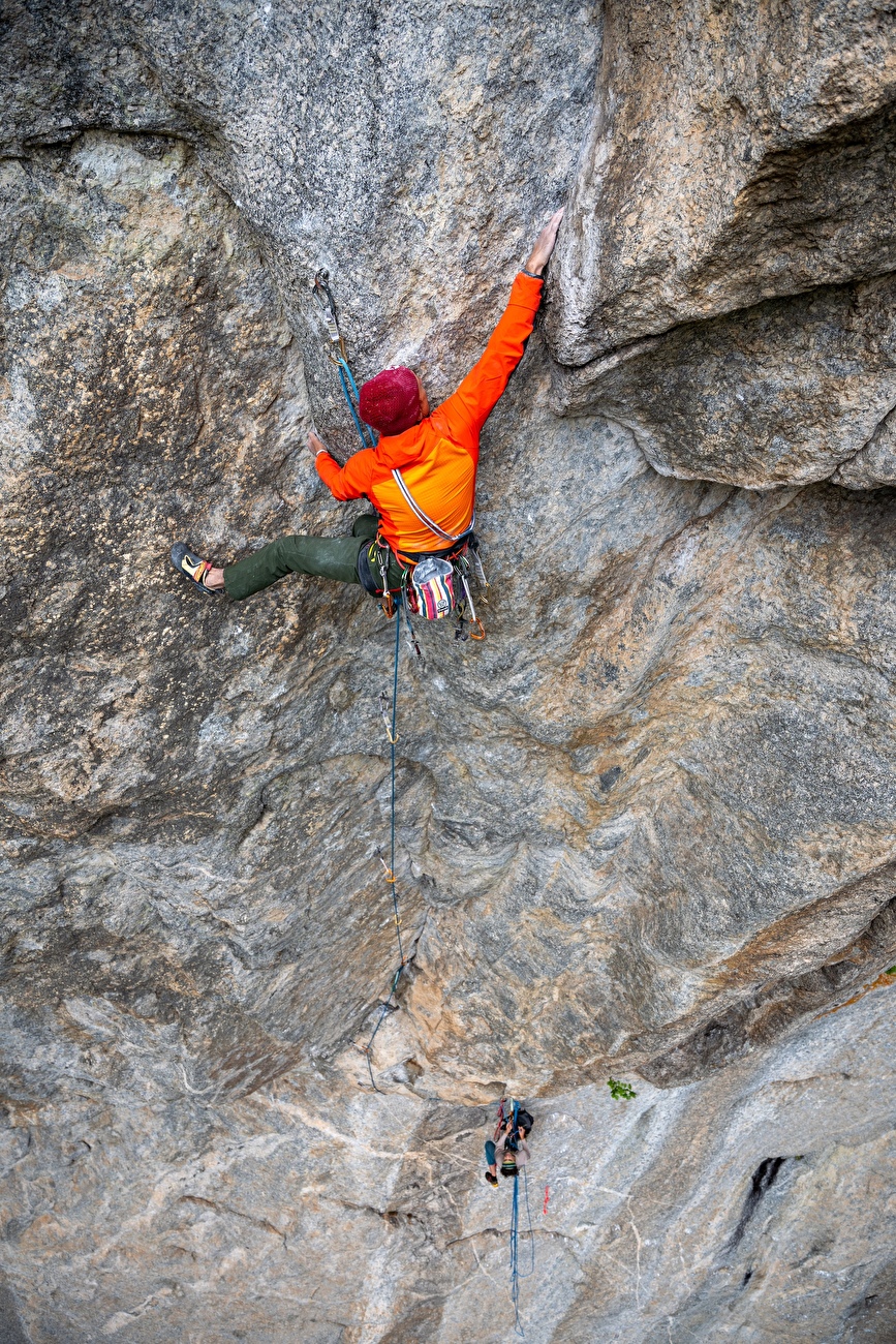Mongolfiera, Val di Mello, Alpi della Bernina, Masino - Bergaglia, Alessandro Leoni, Simone Pedeferri