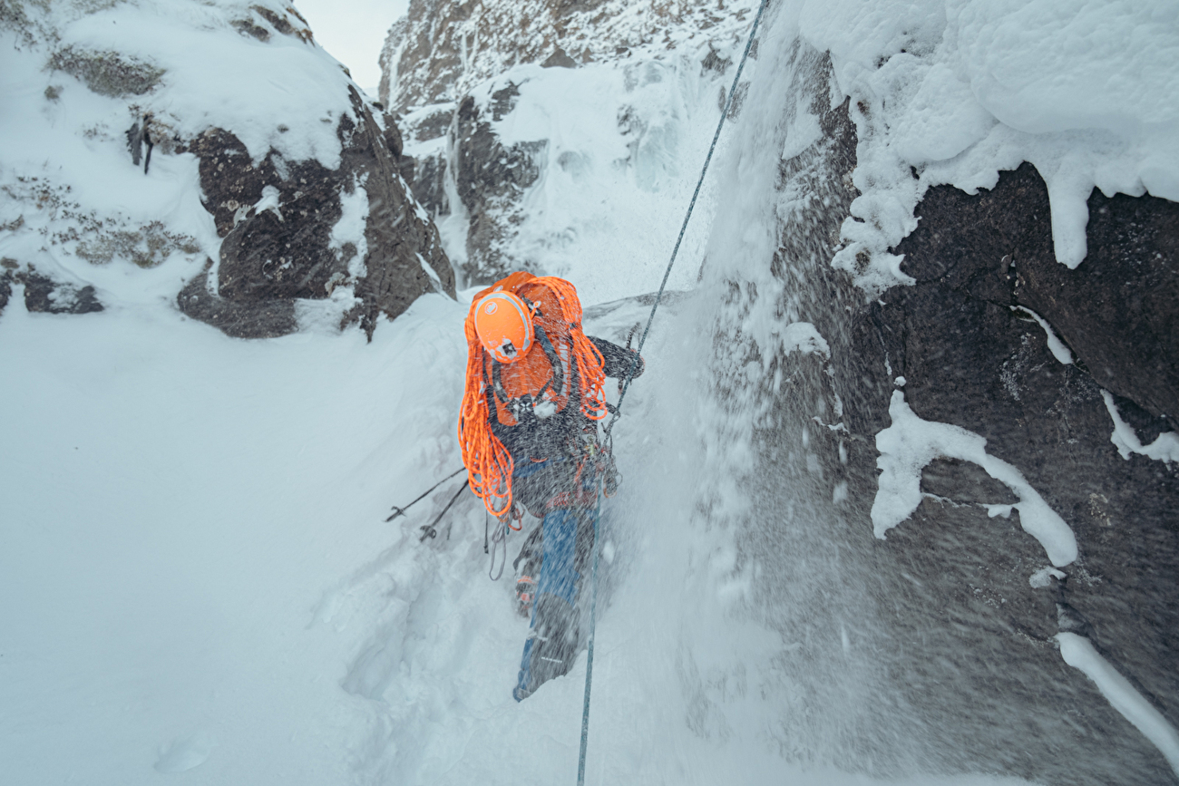 'Anti Gravity', the photography book by Thomas Monsorno and Dani Arnold